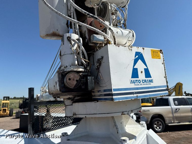 image for item DZ8658 2002 Ford F550 utility / service truck