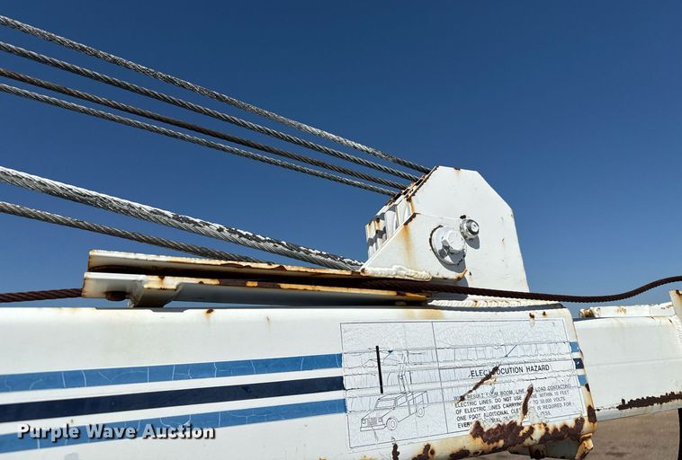 image for item DZ8658 2002 Ford F550 utility / service truck