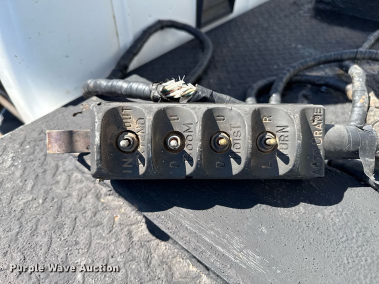 image for item DZ8658 2002 Ford F550 utility / service truck