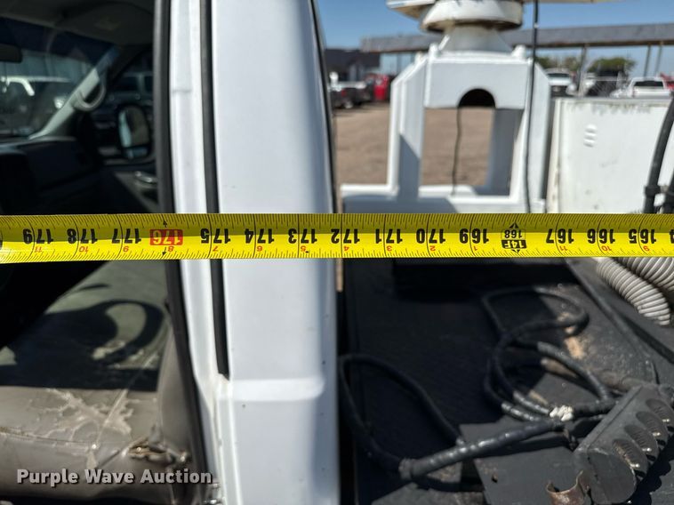 image for item DZ8658 2002 Ford F550 utility / service truck