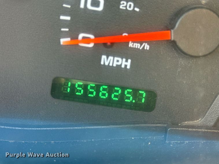 image for item DZ8658 2002 Ford F550 utility / service truck