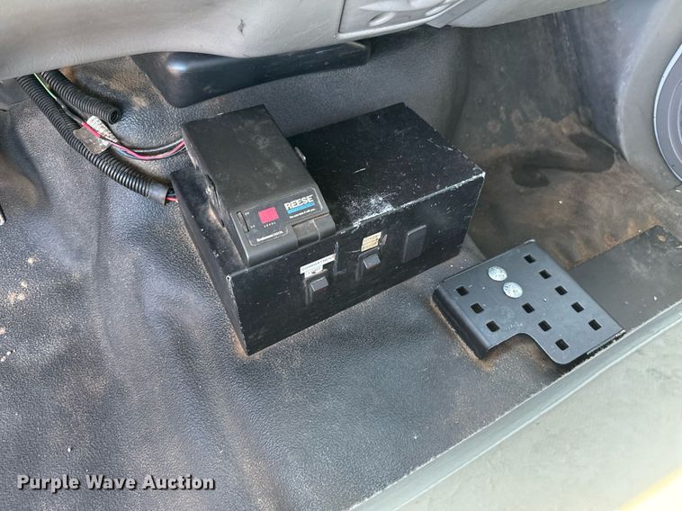 image for item DZ8658 2002 Ford F550 utility / service truck