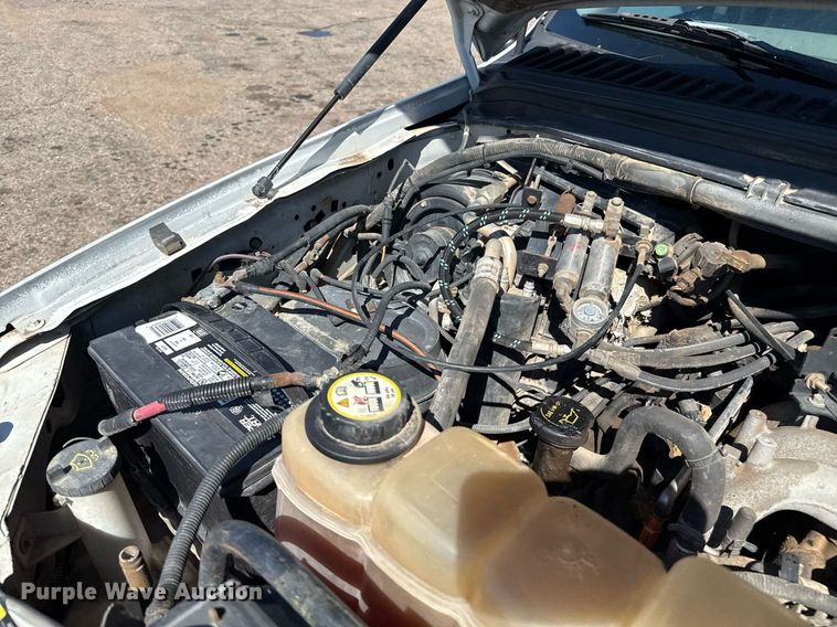 image for item DZ8658 2002 Ford F550 utility / service truck