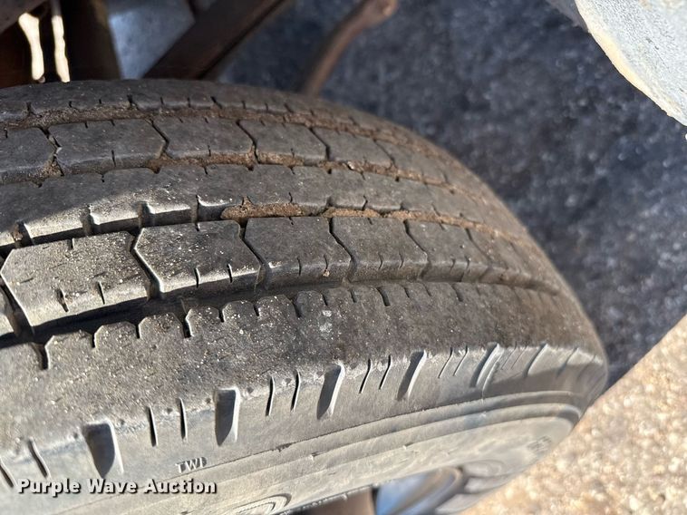 image for item DZ8658 2002 Ford F550 utility / service truck