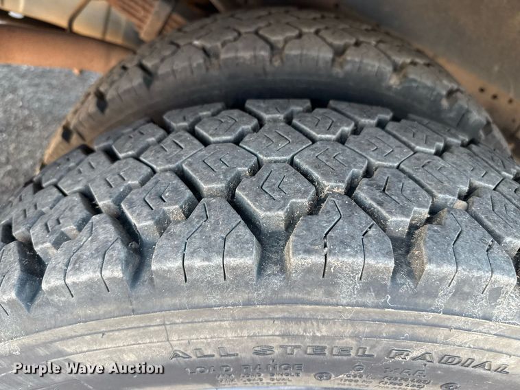 image for item DZ8658 2002 Ford F550 utility / service truck