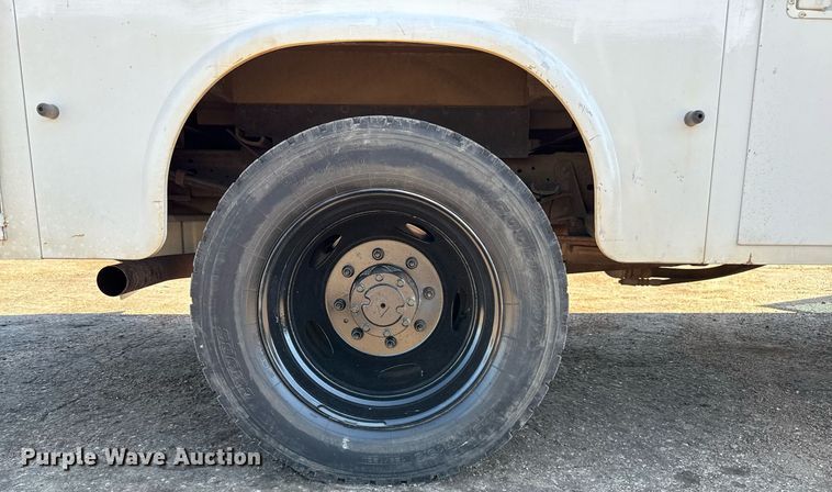 image for item DZ8658 2002 Ford F550 utility / service truck
