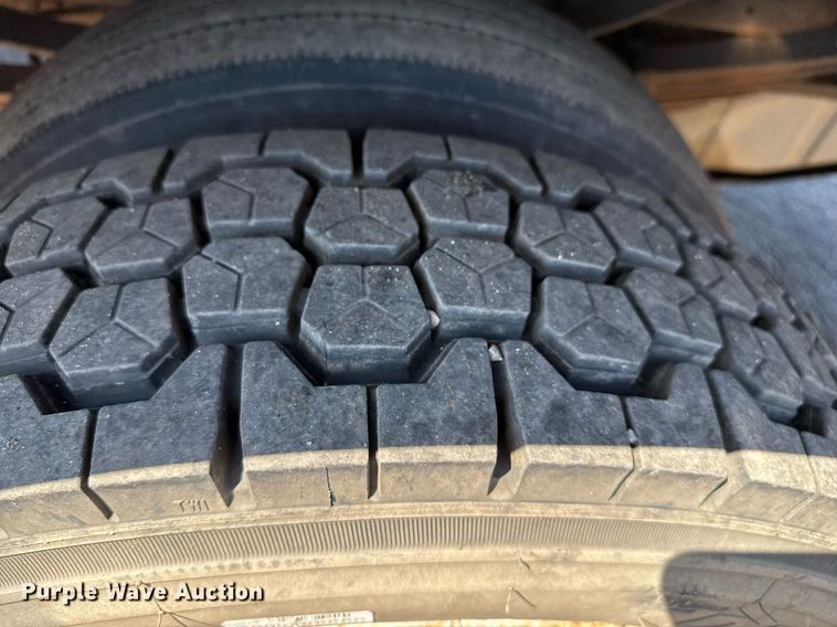 image for item DZ8658 2002 Ford F550 utility / service truck