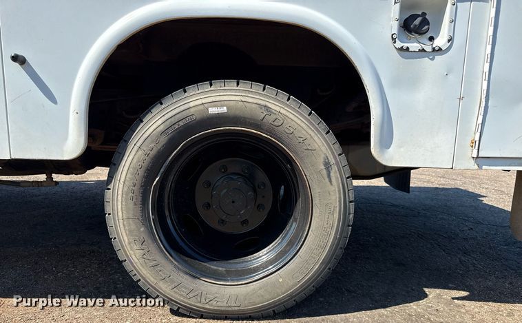 image for item DZ8658 2002 Ford F550 utility / service truck