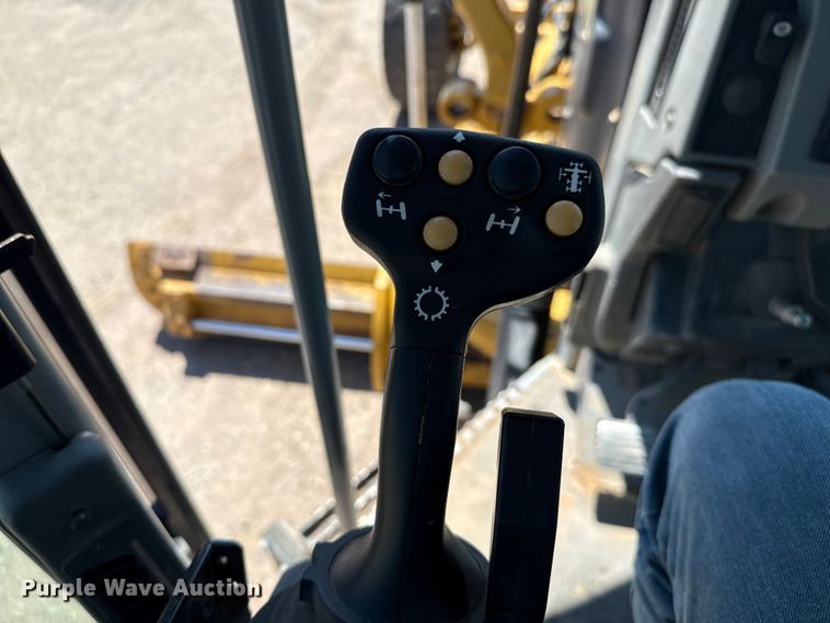 image for item DZ8817 2008 Caterpillar 140M VHP Plus motor grader