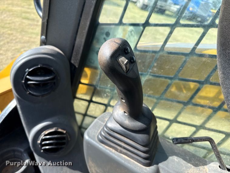 image for item DZ8825 2023 Caterpillar 299D3 tracked skid steer loader