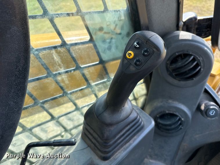 image for item DZ8825 2023 Caterpillar 299D3 tracked skid steer loader