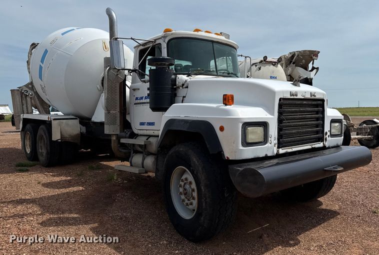 image for item DZ8828 1998 Mack RD690S ready mix truck