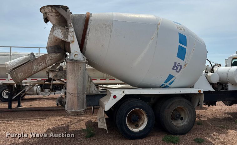 image for item DZ8828 1998 Mack RD690S ready mix truck
