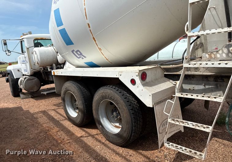 image for item DZ8828 1998 Mack RD690S ready mix truck