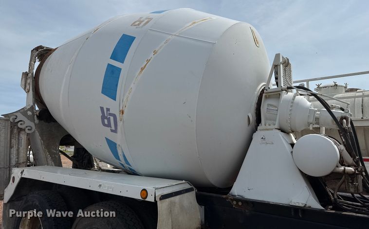 image for item DZ8828 1998 Mack RD690S ready mix truck