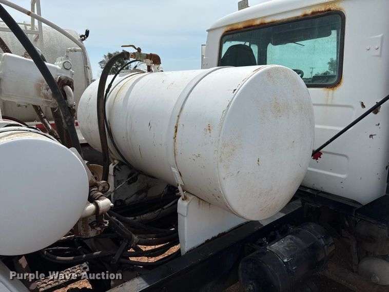 image for item DZ8828 1998 Mack RD690S ready mix truck