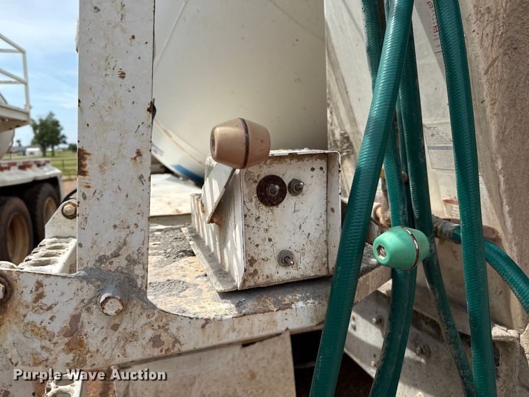 image for item DZ8828 1998 Mack RD690S ready mix truck