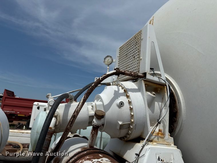 image for item DZ8828 1998 Mack RD690S ready mix truck