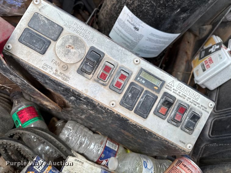 image for item DZ8828 1998 Mack RD690S ready mix truck