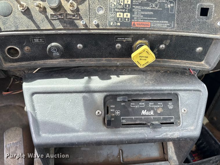 image for item DZ8828 1998 Mack RD690S ready mix truck