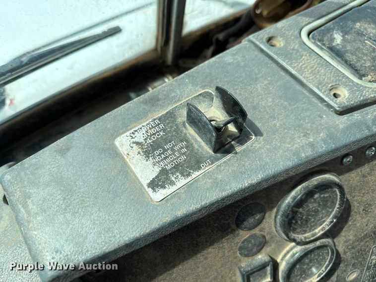 image for item DZ8828 1998 Mack RD690S ready mix truck