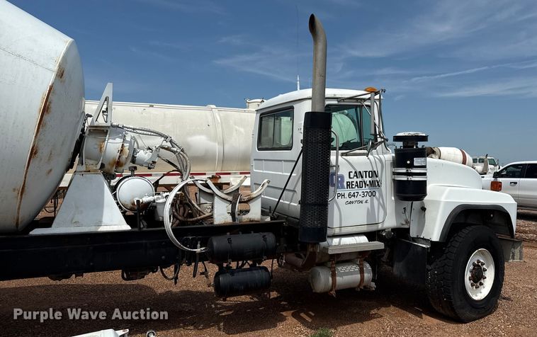 image for item DZ8830 1999 Mack RD690S ready mix truck