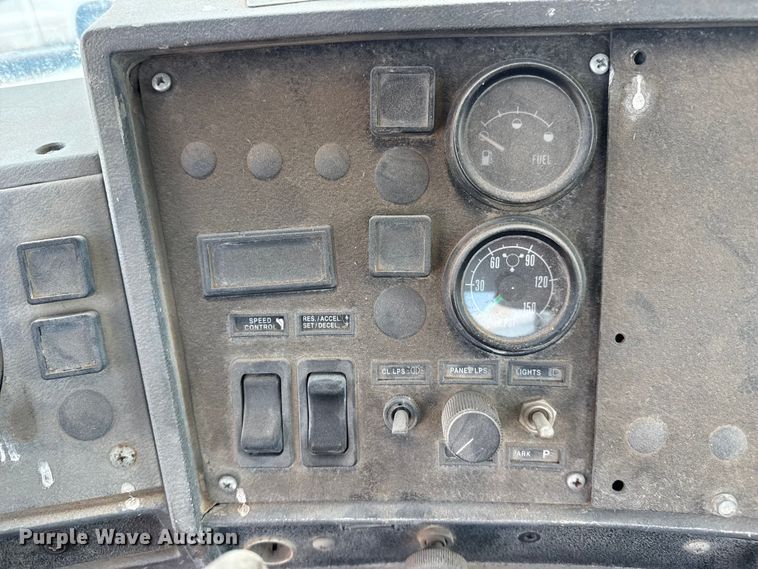 image for item DZ8830 1999 Mack RD690S ready mix truck