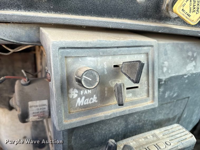 image for item DZ8830 1999 Mack RD690S ready mix truck