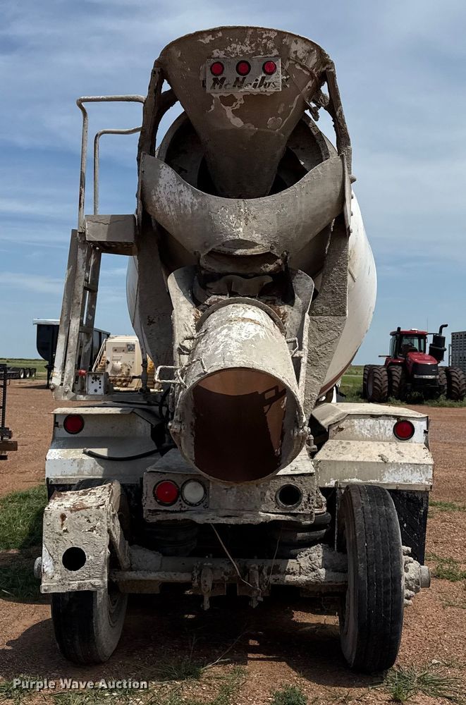 image for item DZ8831 1999 Sterling L-Line ready mix truck