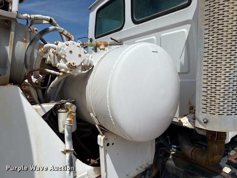 image for item DZ8831 1999 Sterling L-Line ready mix truck