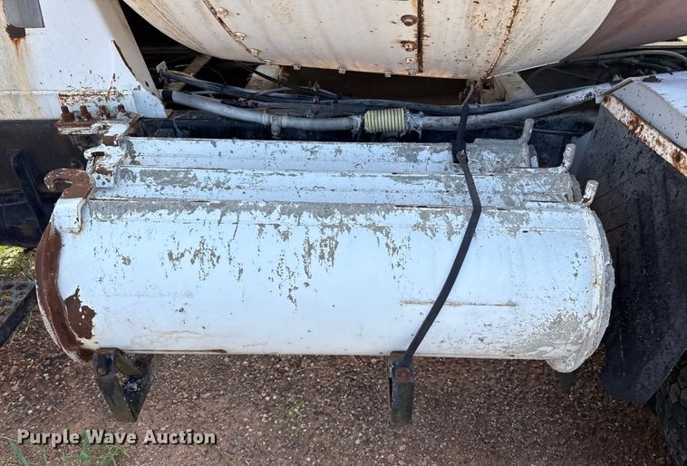 image for item DZ8831 1999 Sterling L-Line ready mix truck