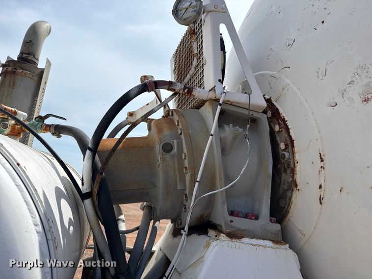 image for item DZ8831 1999 Sterling L-Line ready mix truck