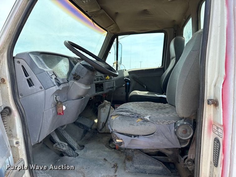 image for item DZ8831 1999 Sterling L-Line ready mix truck