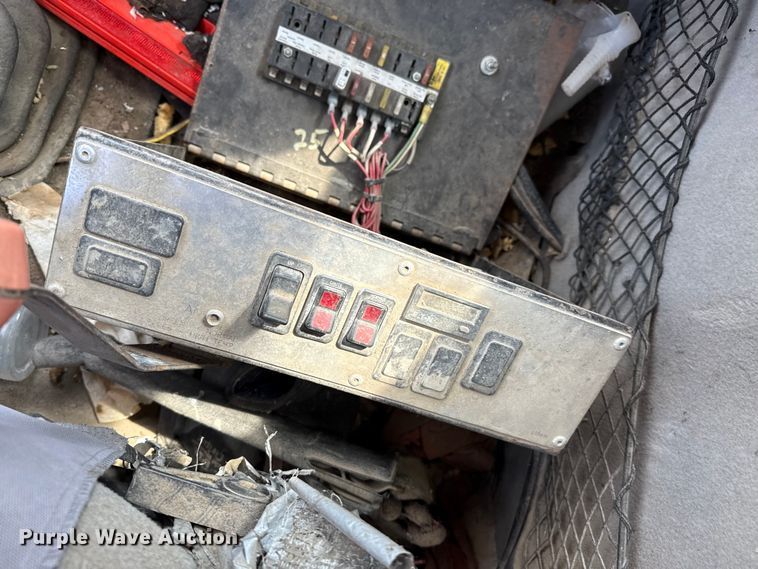 image for item DZ8831 1999 Sterling L-Line ready mix truck