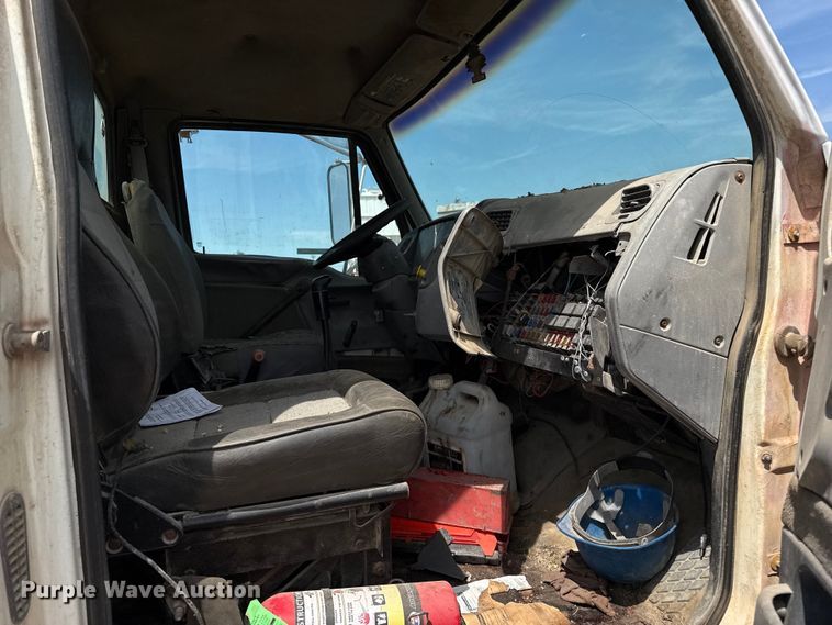 image for item DZ8831 1999 Sterling L-Line ready mix truck