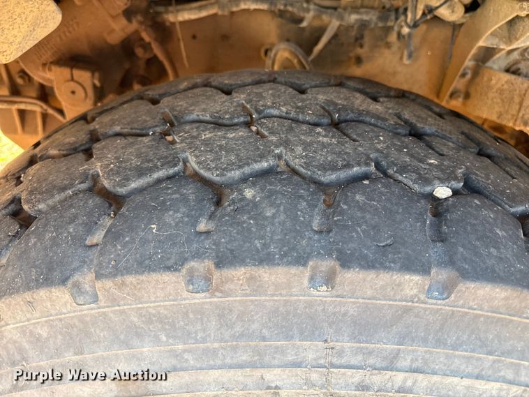 image for item DZ8831 1999 Sterling L-Line ready mix truck