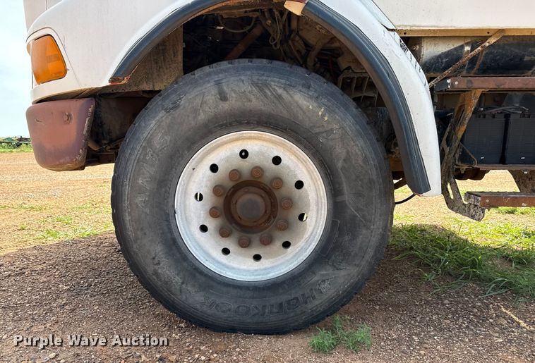 image for item DZ8831 1999 Sterling L-Line ready mix truck