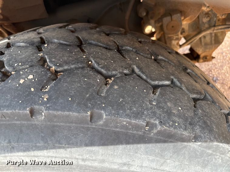 image for item DZ8831 1999 Sterling L-Line ready mix truck