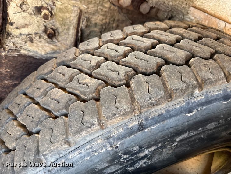 image for item DZ8831 1999 Sterling L-Line ready mix truck