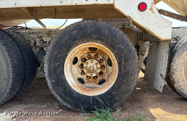 image for item DZ8831 1999 Sterling L-Line ready mix truck