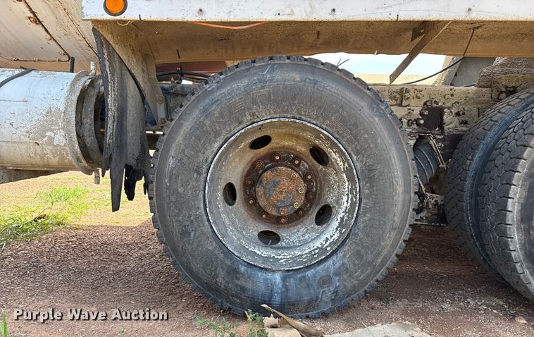 image for item DZ8831 1999 Sterling L-Line ready mix truck