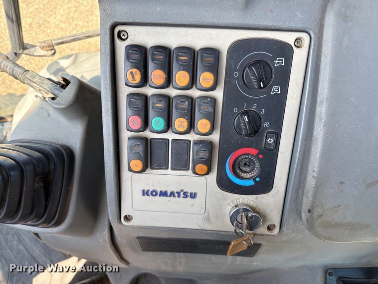 image for item DZ8878 2007 Komatsu WB146 backhoe