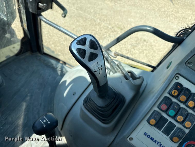 image for item DZ8878 2007 Komatsu WB146 backhoe