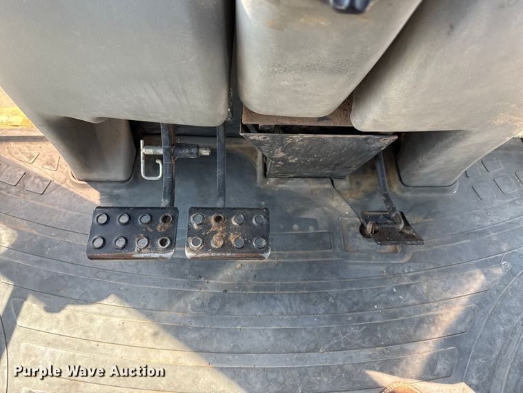 image for item DZ8878 2007 Komatsu WB146 backhoe