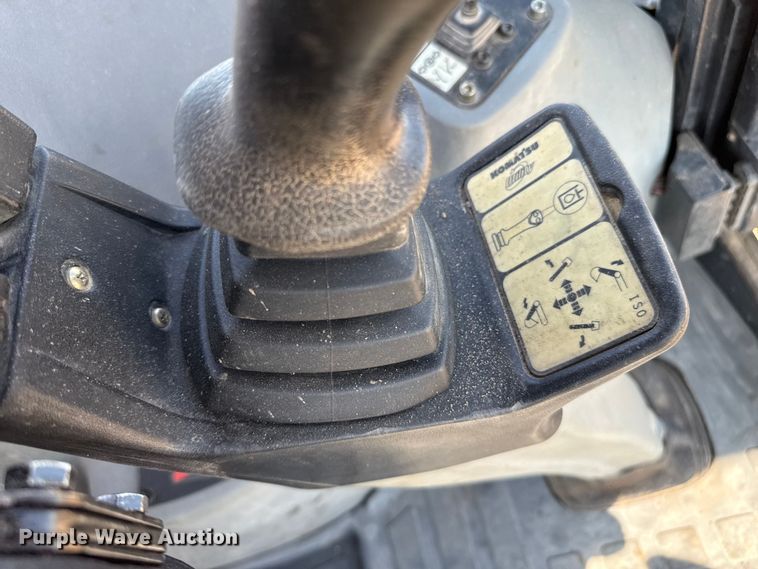 image for item DZ8878 2007 Komatsu WB146 backhoe