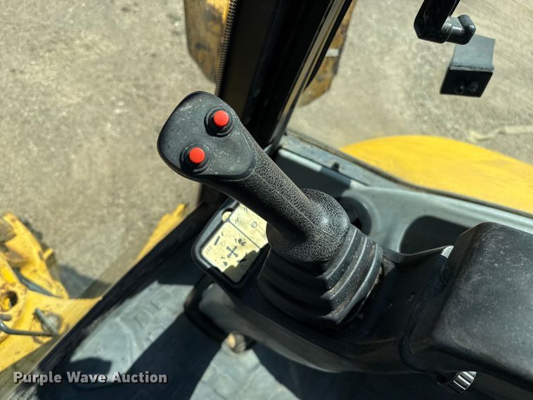 image for item DZ8878 2007 Komatsu WB146 backhoe