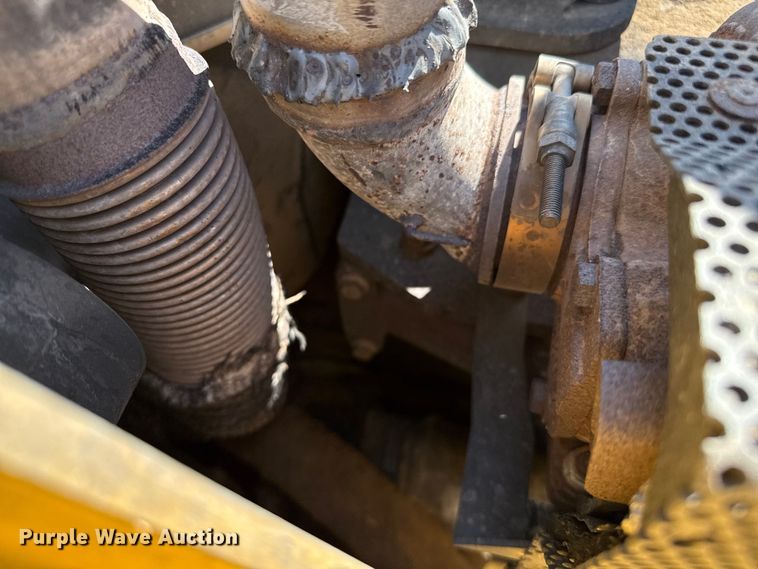 image for item DZ8878 2007 Komatsu WB146 backhoe