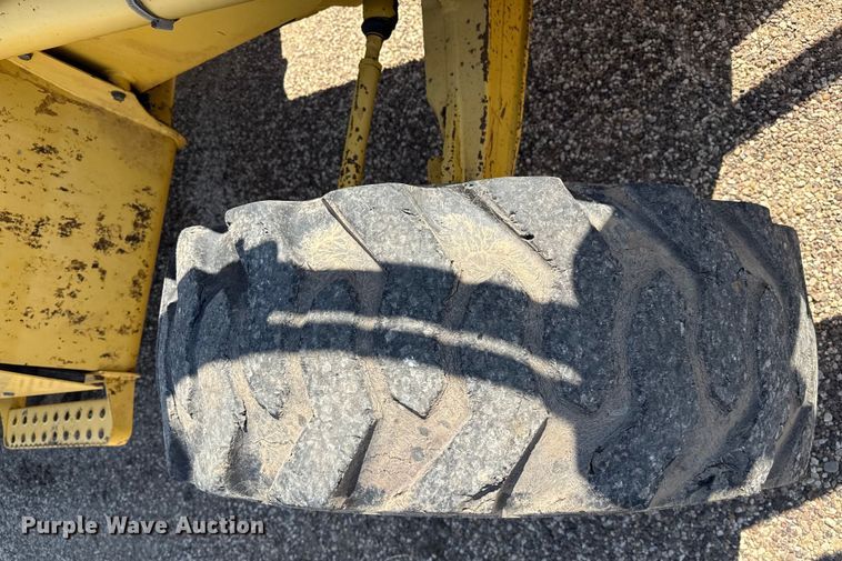 image for item DZ8878 2007 Komatsu WB146 backhoe