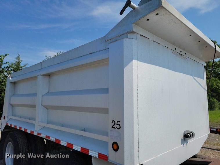 image for item EA2479 1992 Brady Truck Equip end dump pup trailer