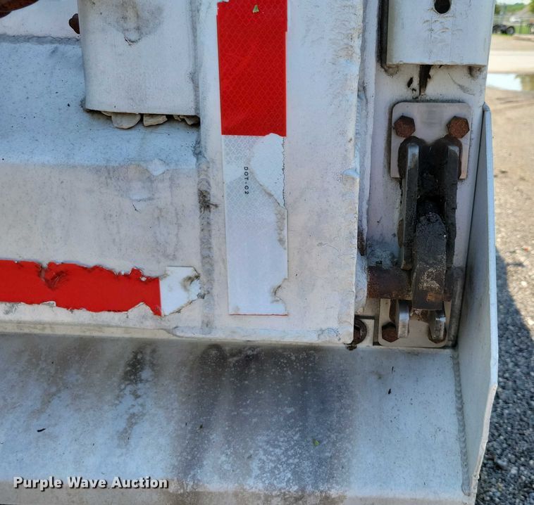 image for item EA2479 1992 Brady Truck Equip end dump pup trailer